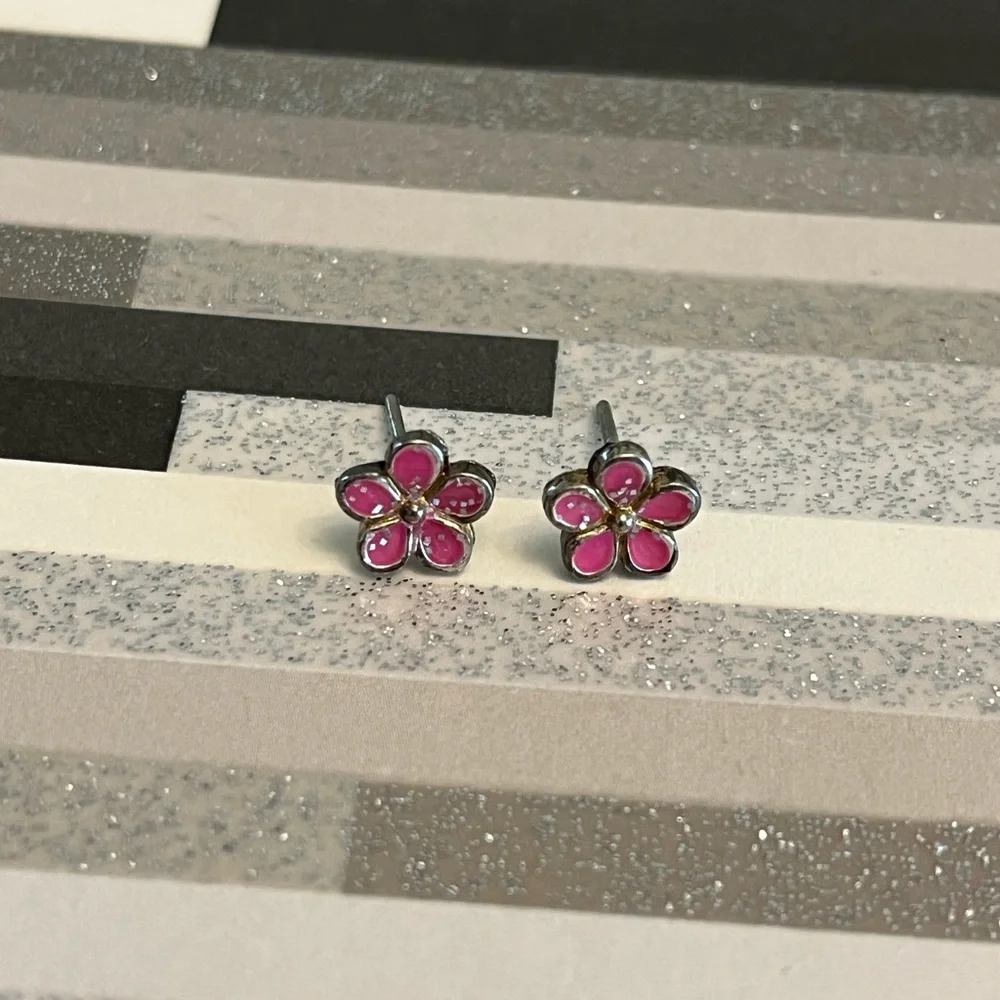 Y2K flower earrings 🖤 - Picture 2 of 6